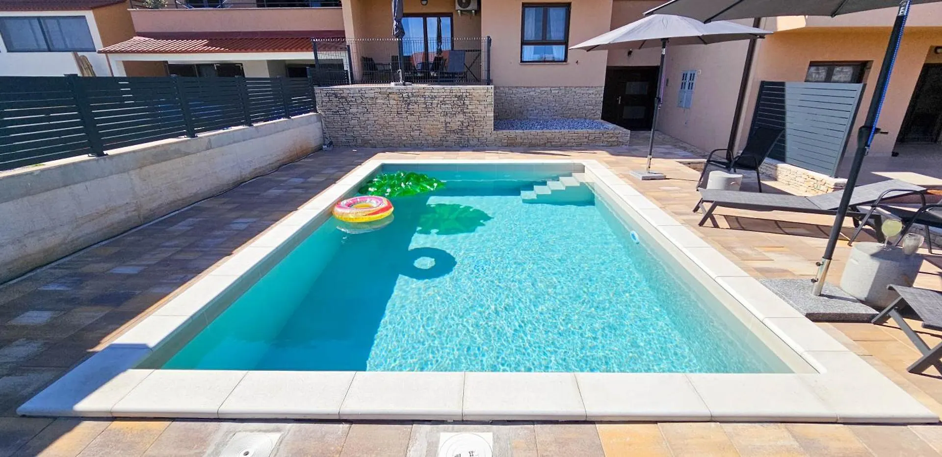 Apartment Bluemare B7 With Shared Pool Liznjan