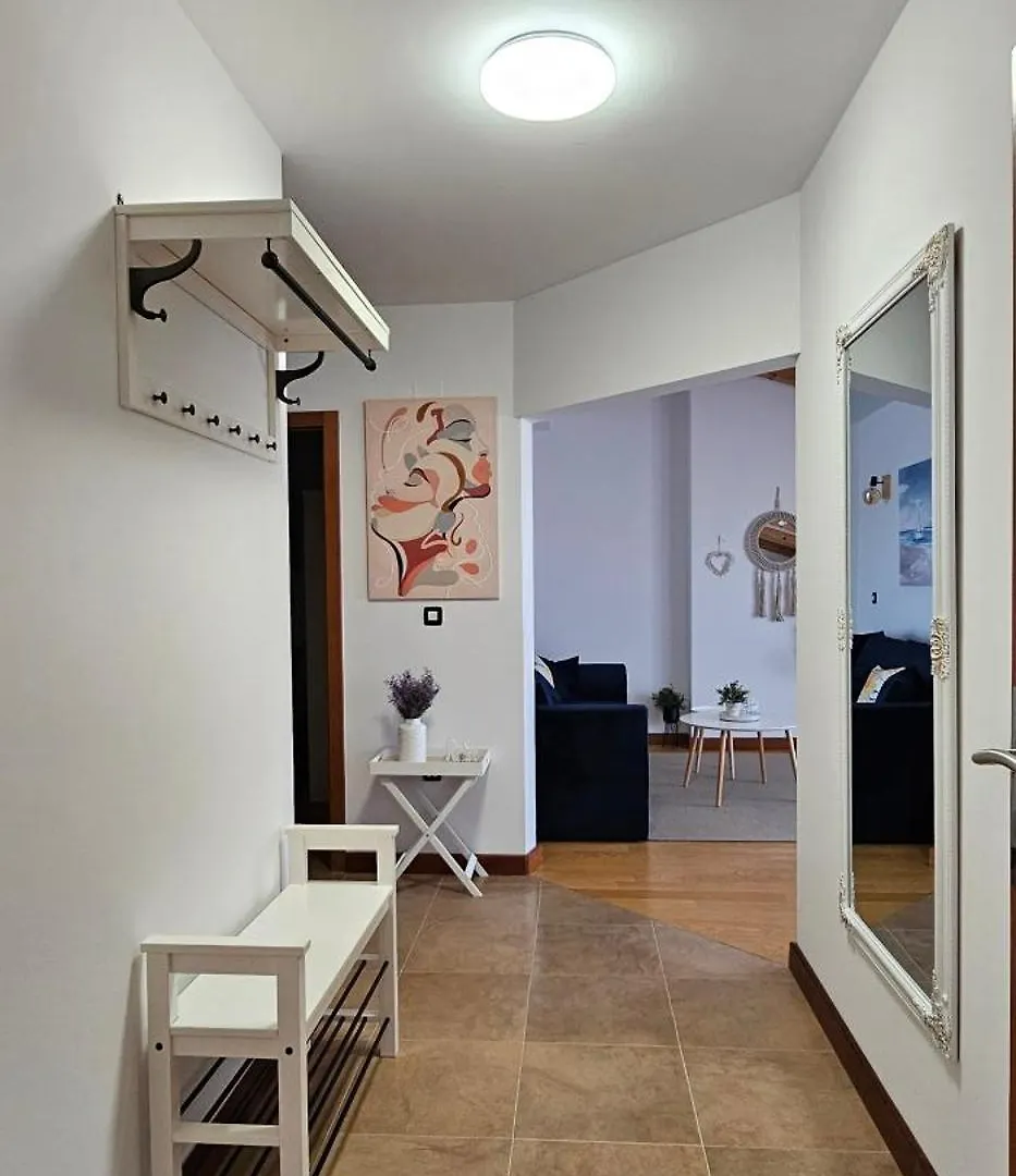 Apartment Bluemare B7 With Shared Pool Liznjan