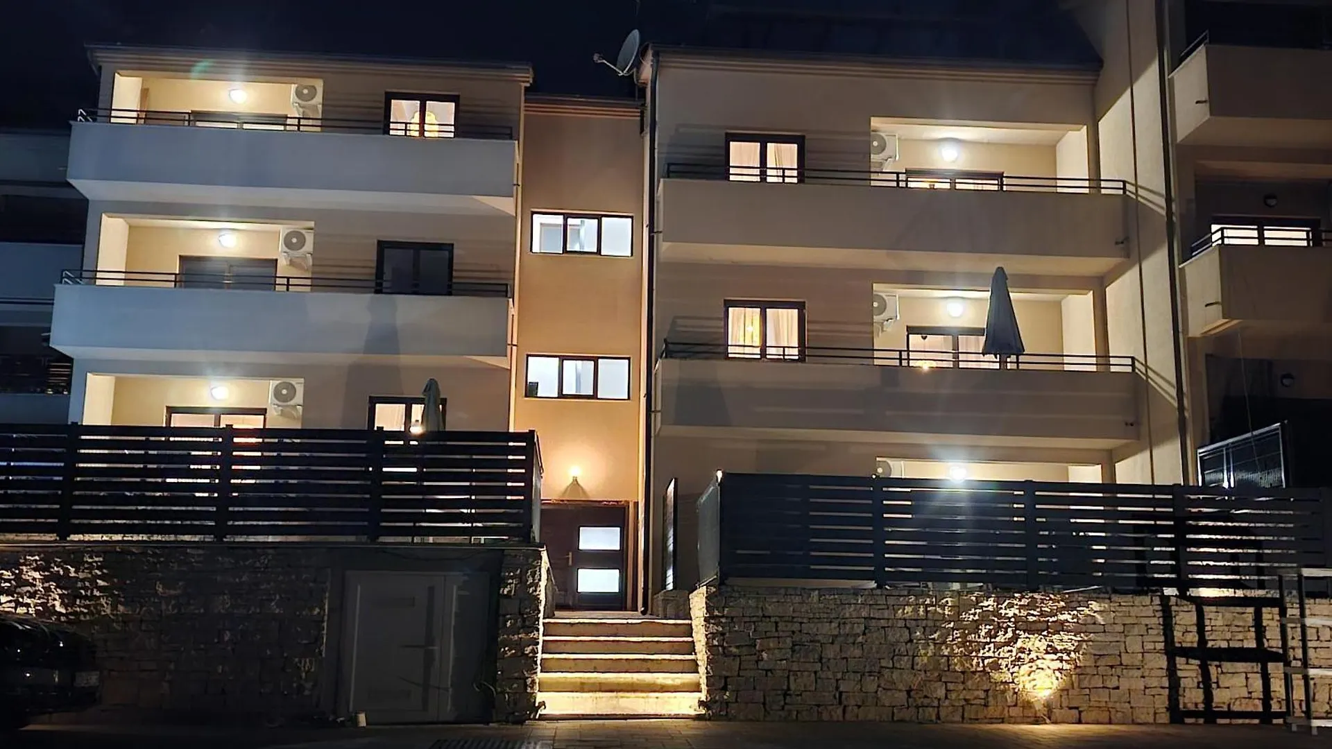 Apartment Bluemare B7 With Shared Pool Liznjan